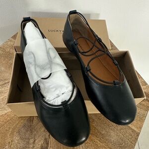 Lucky Brand Black youth girls size 4 flats Eviee
